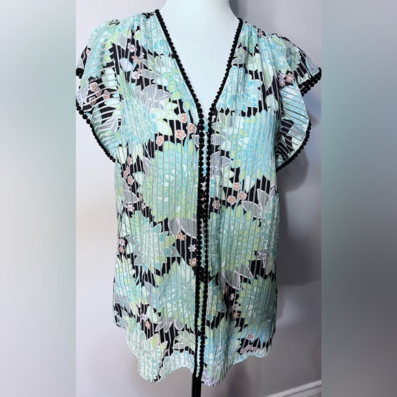 NWOT Kate Spade ♠️ Floral Top with tons of Style!! - Picture 1 of 8